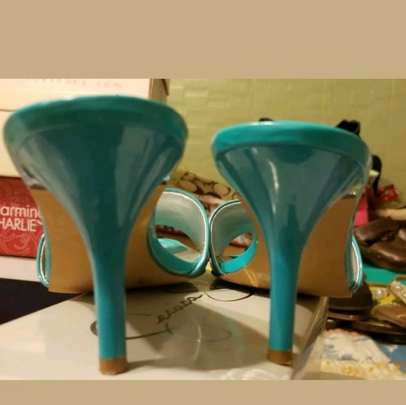 Shoes - Picture 5 of 7